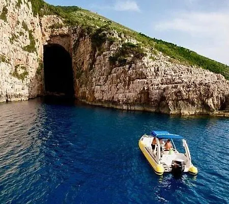 بوتيل Xhiro Turistike Polisi i Vogel